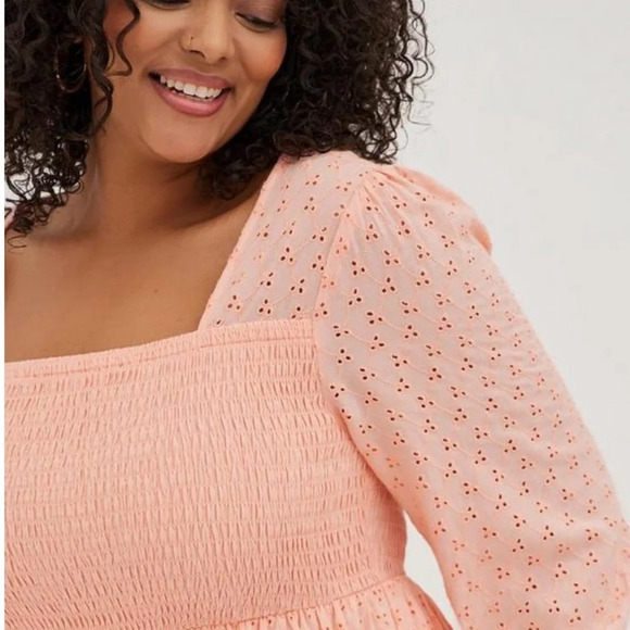 Torrid Smocked Babydoll Top - Voile Eyelet Peach Womens Size 4 - Picture 15 of 15